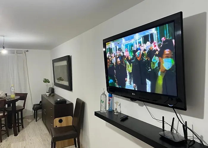 New And Centrally Located Apartment *